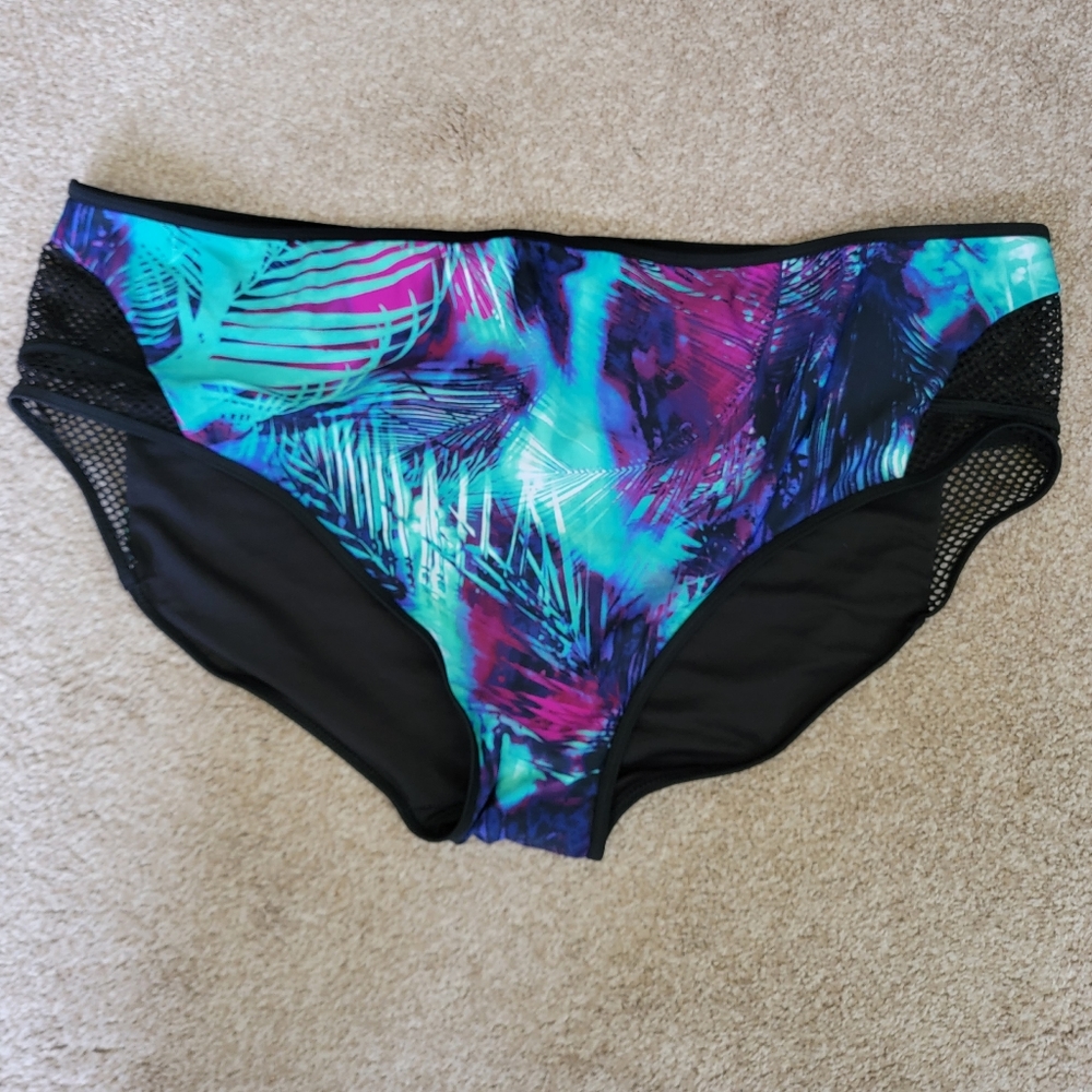 Swimsuit bottoms, Plus Size 3X tropical print, Full Coverage UPF, Flattering Fit